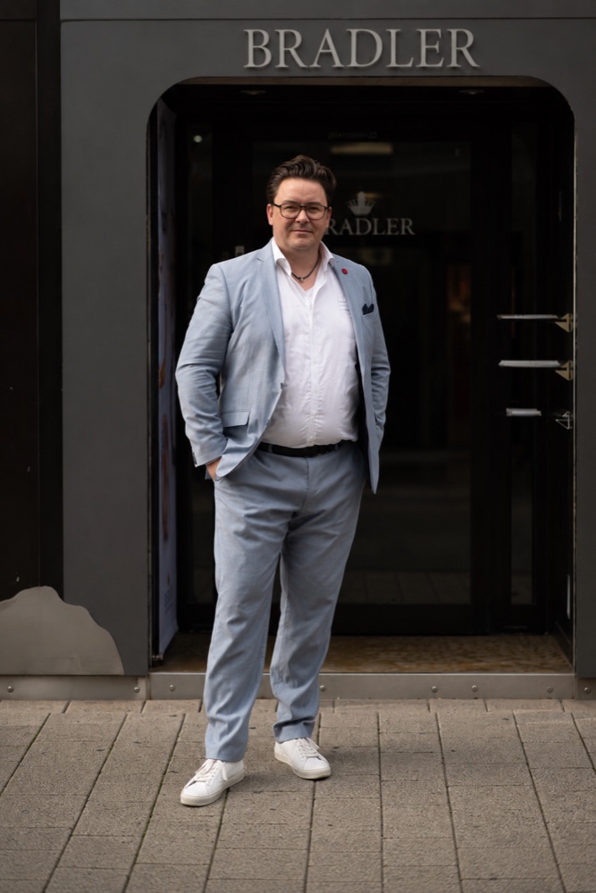 Dominik Bradler, Uhrmachermeister und Diamantgutachter bei Juwelier Bradler